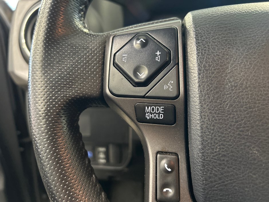 2020 Toyota Tacoma TRD Sport-25