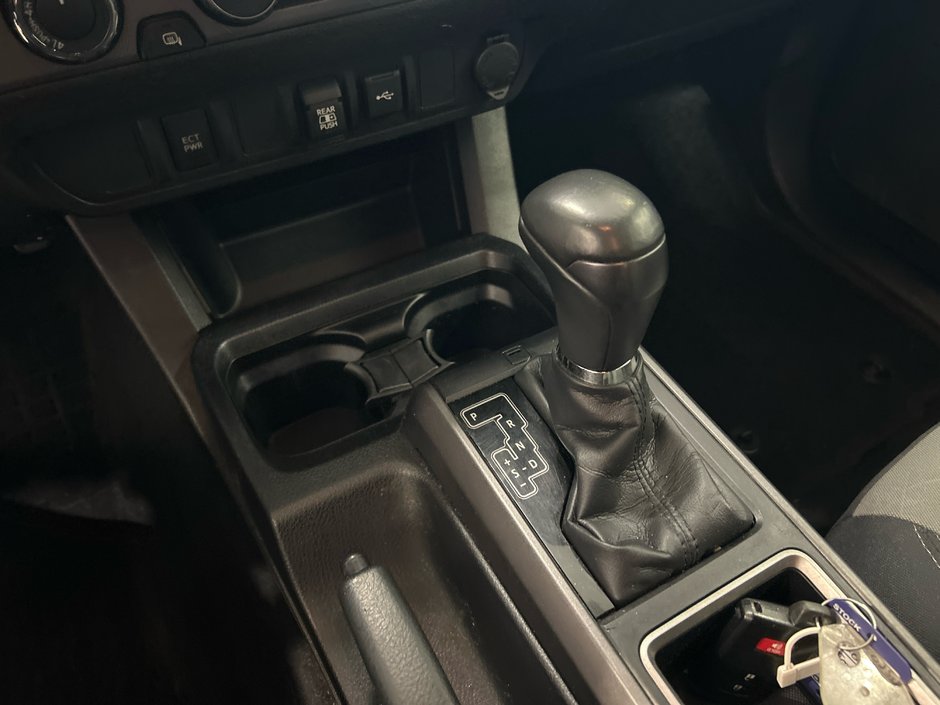 2020 Toyota Tacoma TRD Sport-18