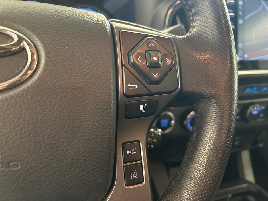 2020 Toyota Tacoma TRD Sport-26