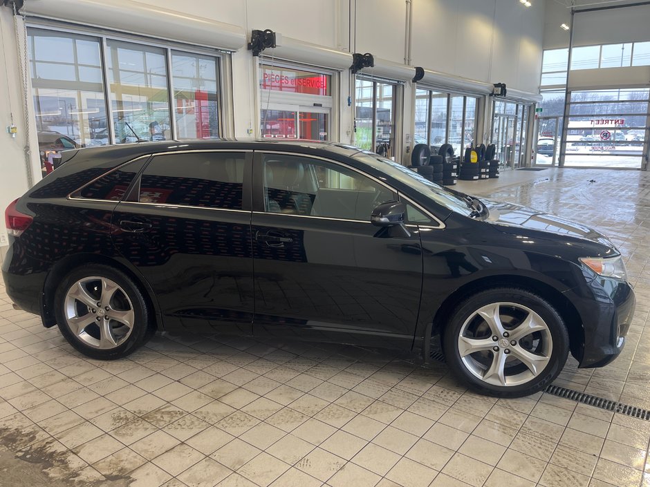 2015 Toyota Venza XLE-3