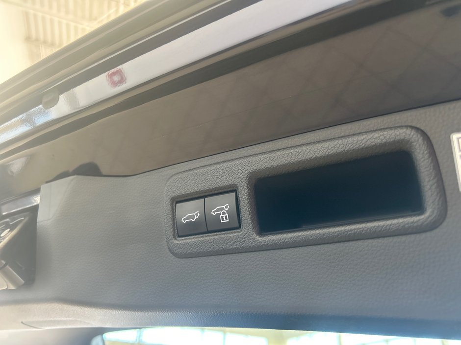 Toyota Venza Hybrid XLE 2021-10