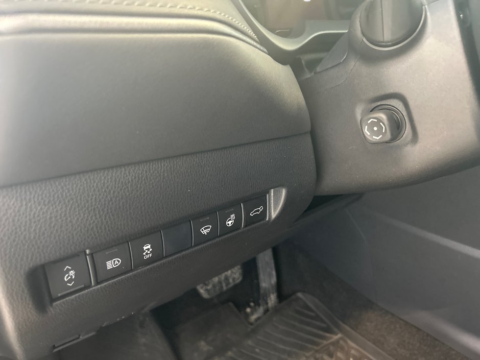 Toyota Venza Hybrid XLE 2021-18