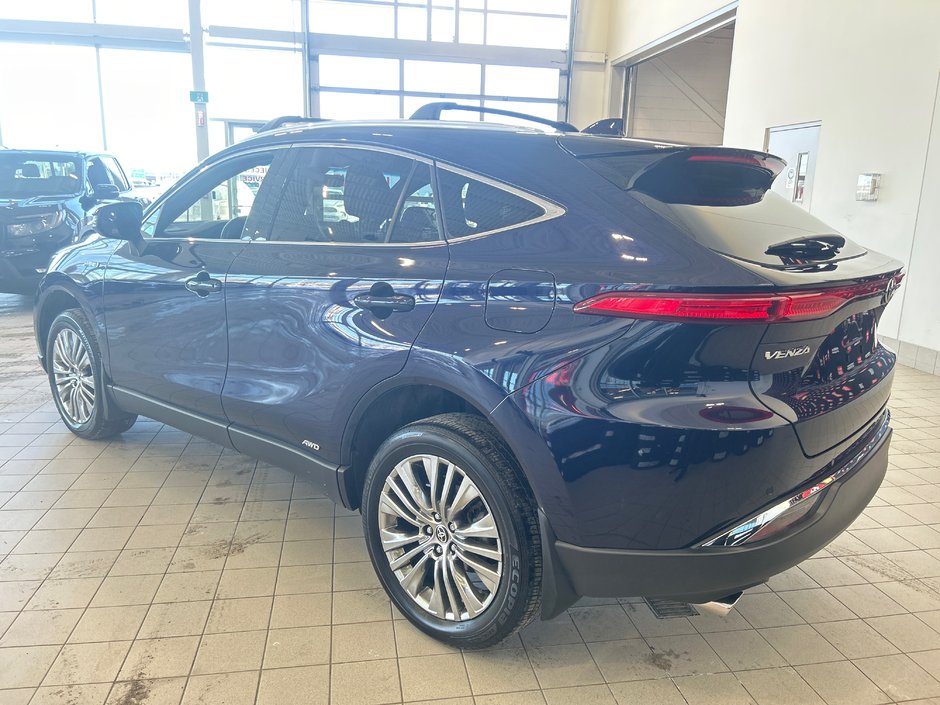 Toyota Venza Hybrid XLE 2021-7