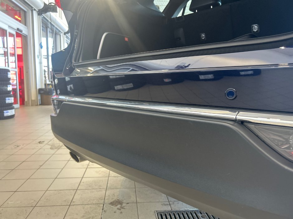 Toyota Venza Hybrid XLE 2021-11