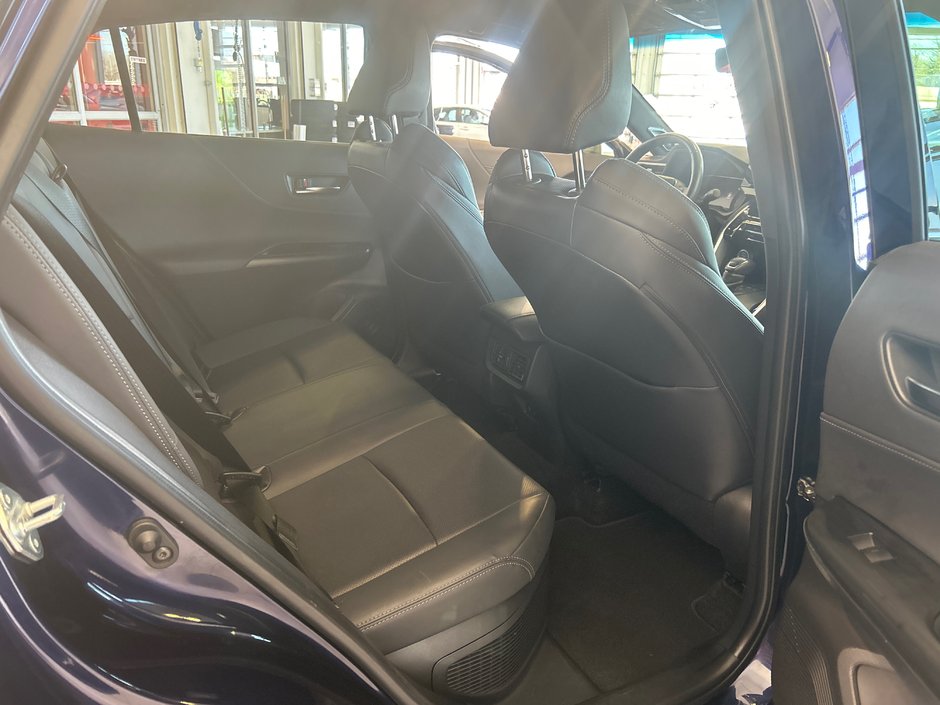 Toyota Venza Hybrid XLE 2021-35