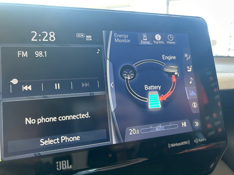 Toyota Venza Hybrid XLE 2021-30