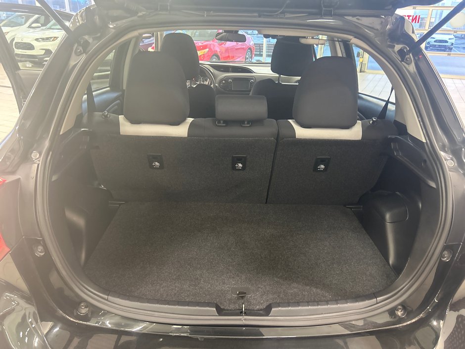 2019 Toyota Yaris Hatchback LE-10