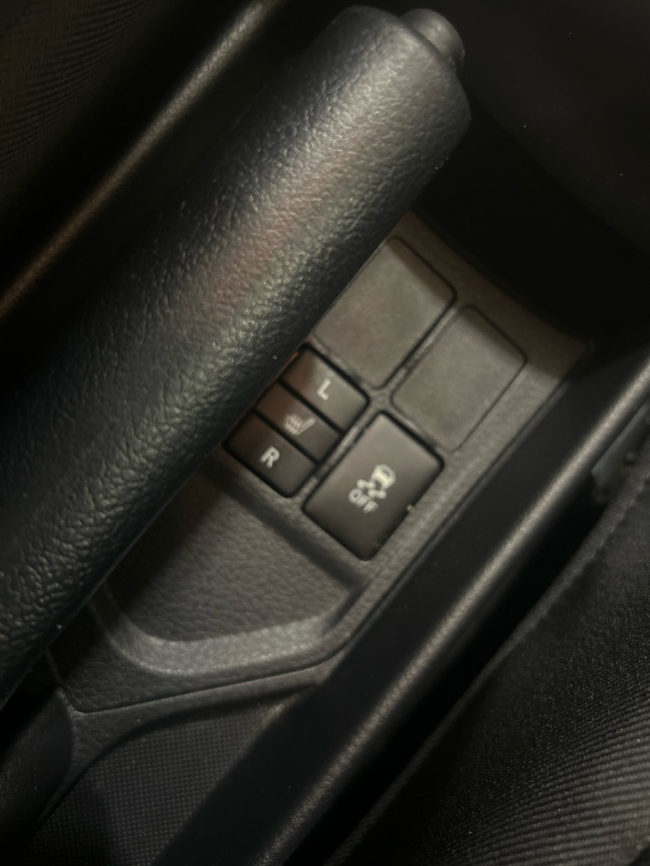 2019 Toyota Yaris Hatchback LE-18