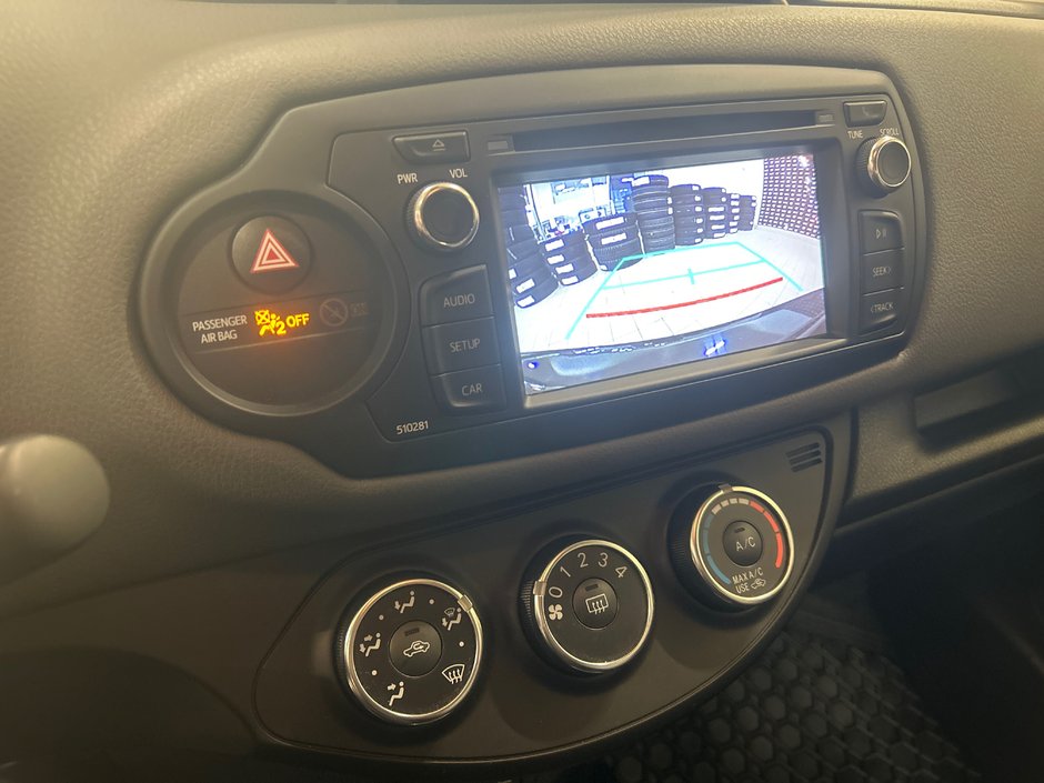 2019 Toyota Yaris Hatchback LE-21