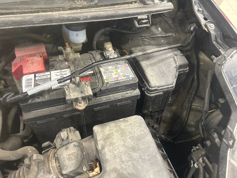 2019 Toyota Yaris Hatchback LE-26