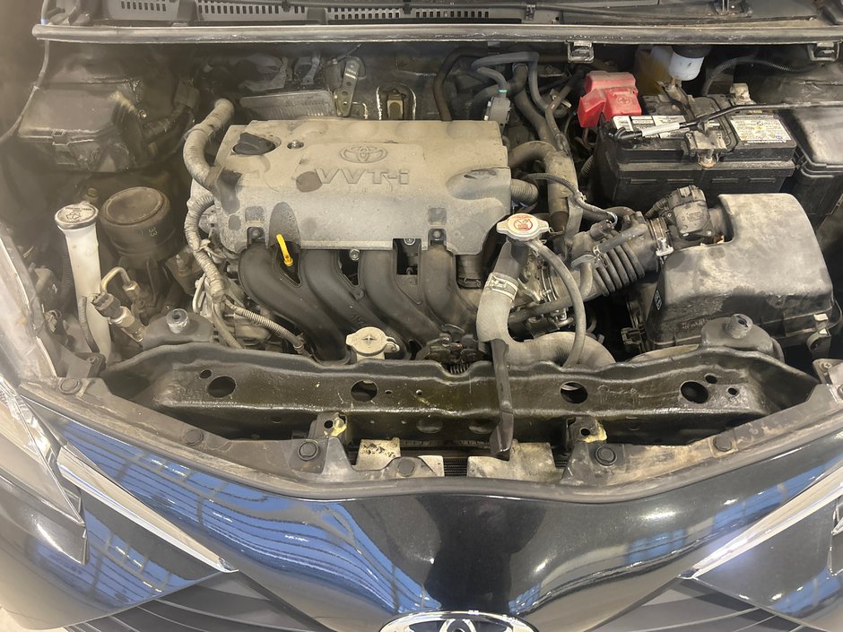 2019 Toyota Yaris Hatchback LE-14