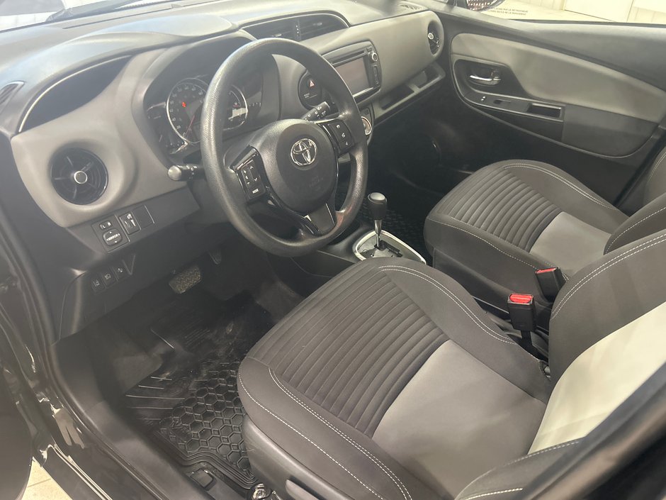 2019 Toyota Yaris Hatchback LE-16