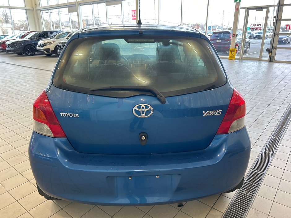 Toyota Yaris  2009-4