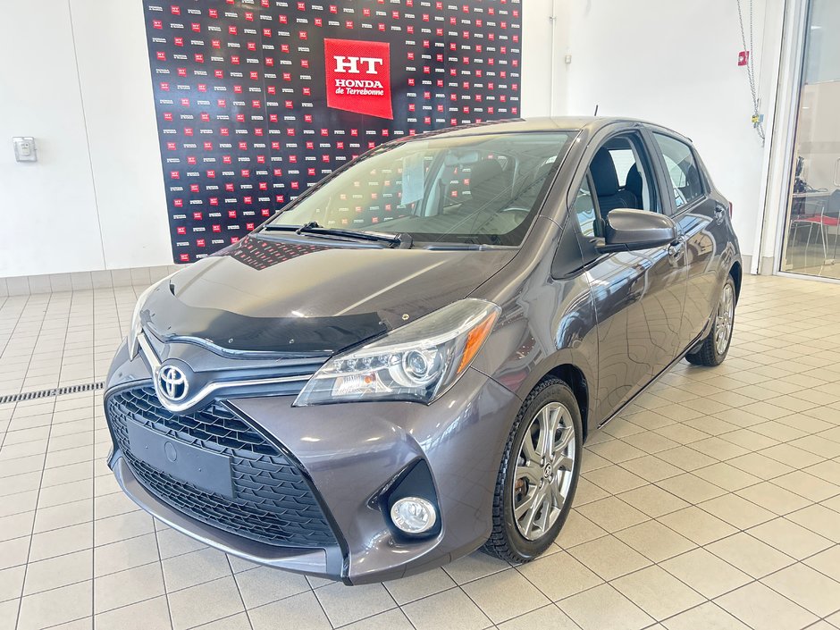 Toyota Yaris SE 2015-1