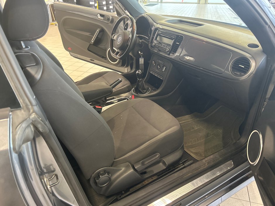 Volkswagen Beetle Coupe TDI 2013-8