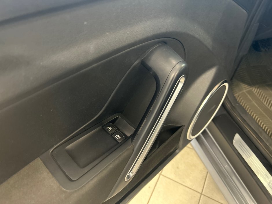 Volkswagen Beetle Coupe TDI 2013-11