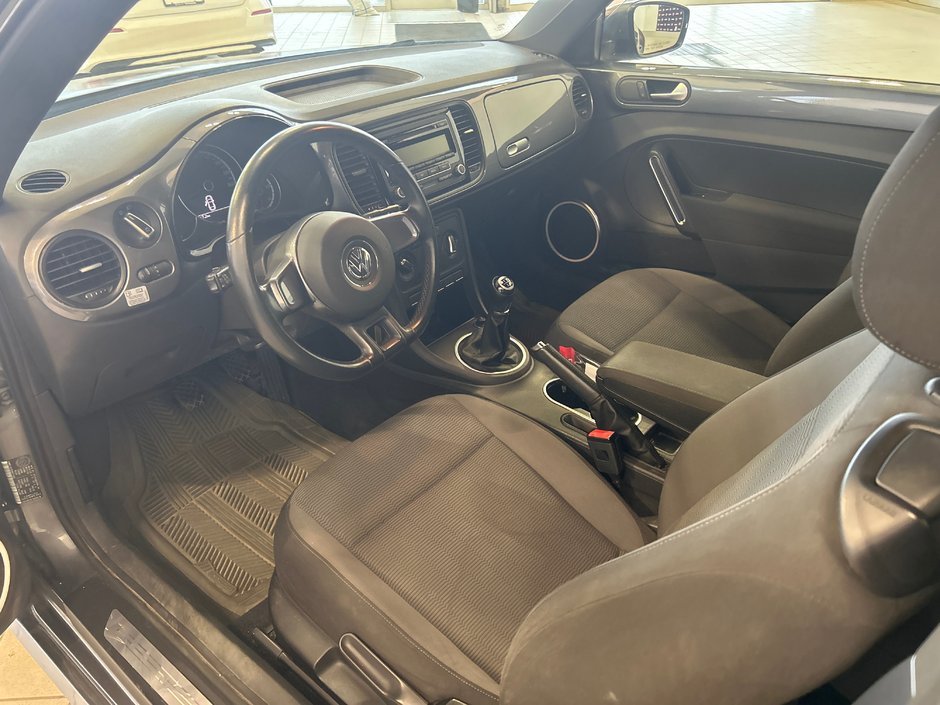 Volkswagen Beetle Coupe TDI 2013-10