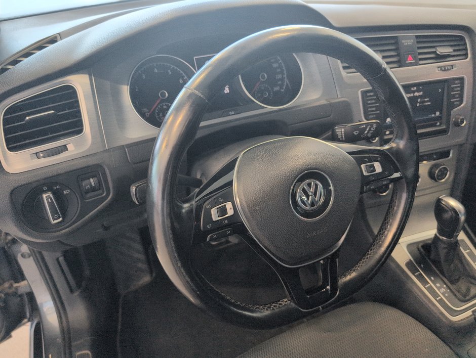 Volkswagen Golf  2016-13