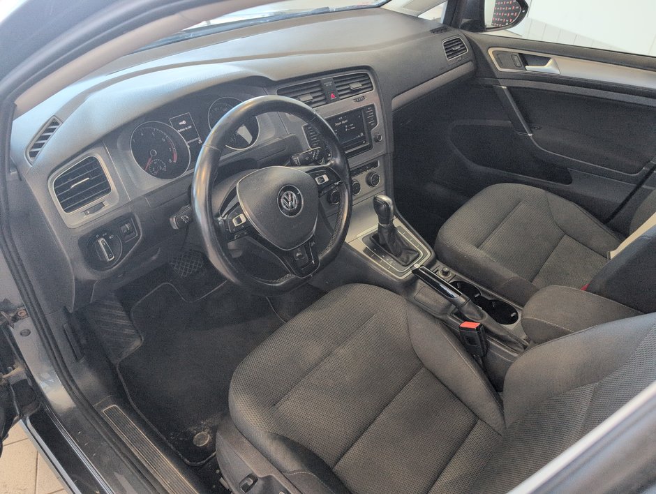Volkswagen Golf  2016-10