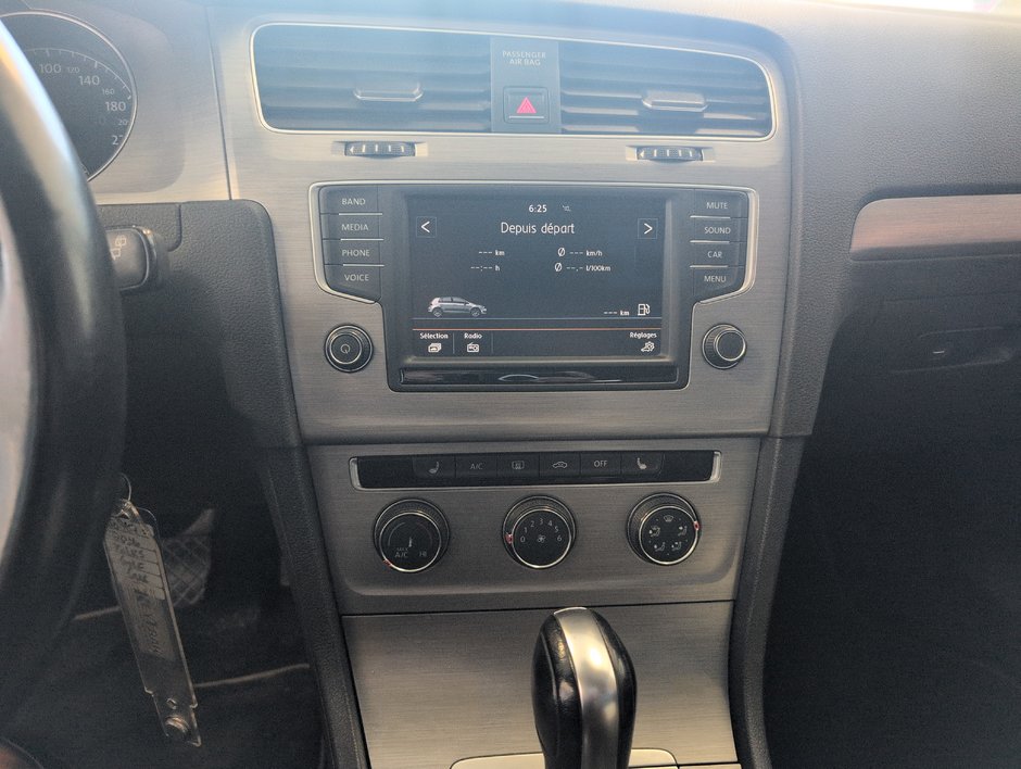 Volkswagen Golf  2016-15