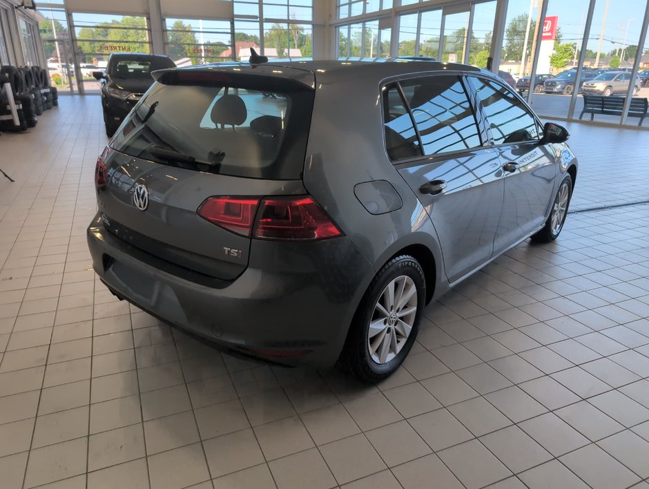Volkswagen Golf  2016-4