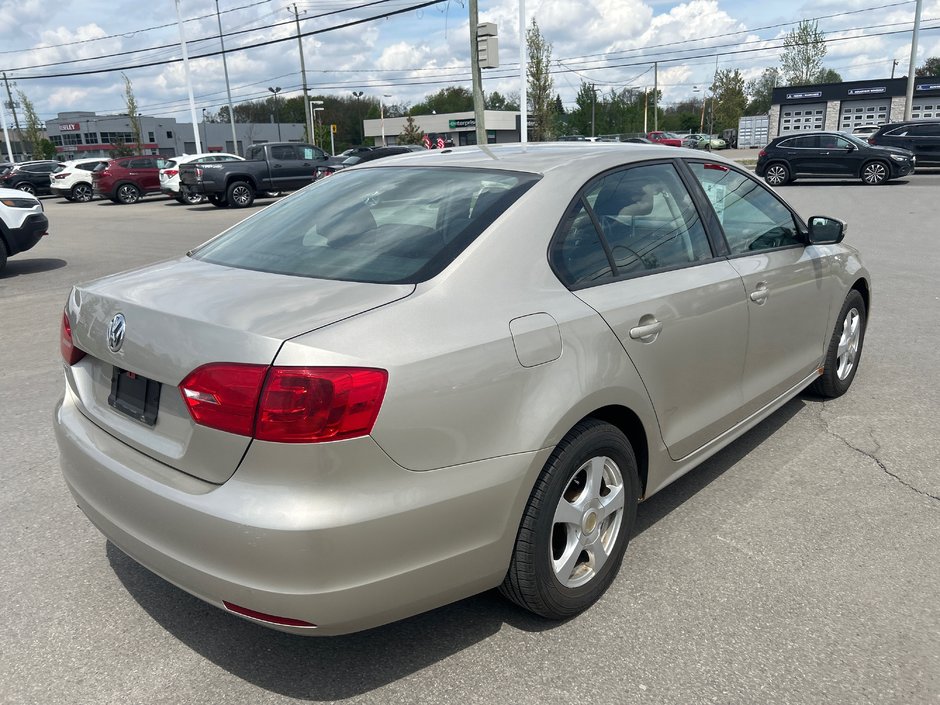 Volkswagen Jetta Sedan Comfortline 2012-4