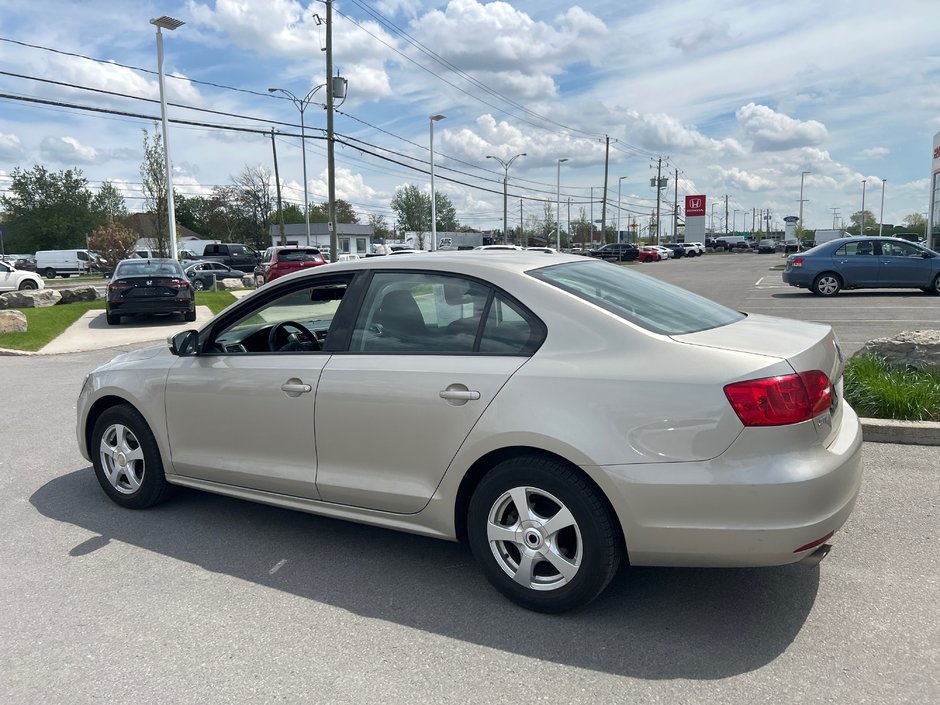 Volkswagen Jetta Sedan Comfortline 2012-2
