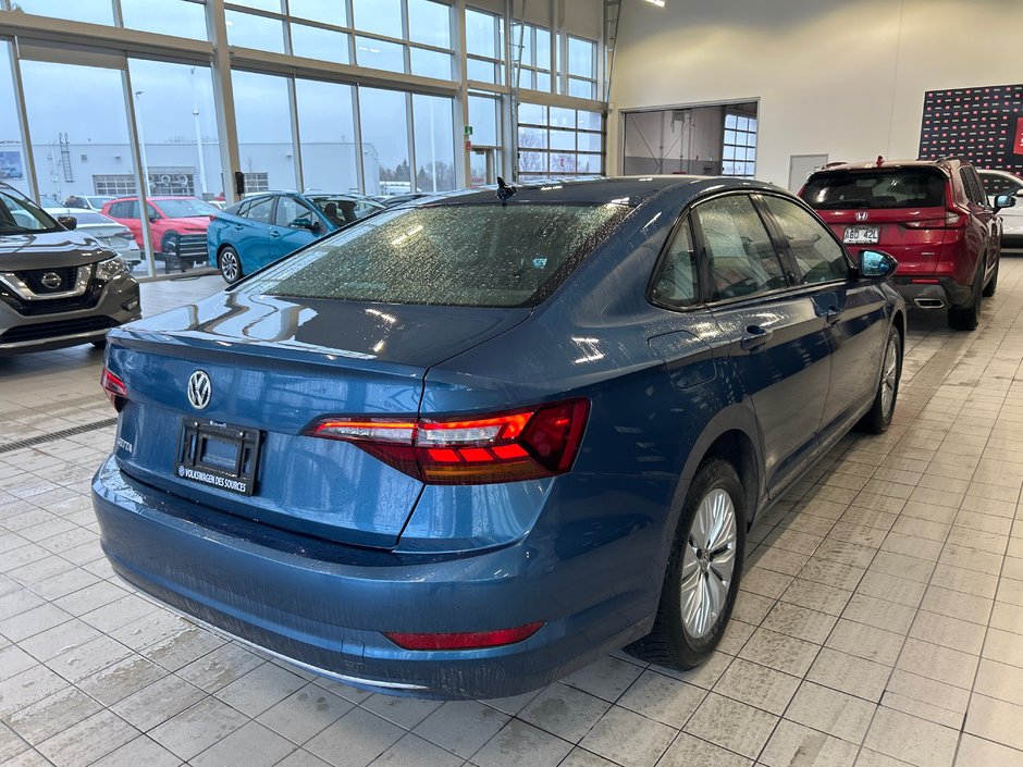 Volkswagen Jetta Comfortline 2019-3