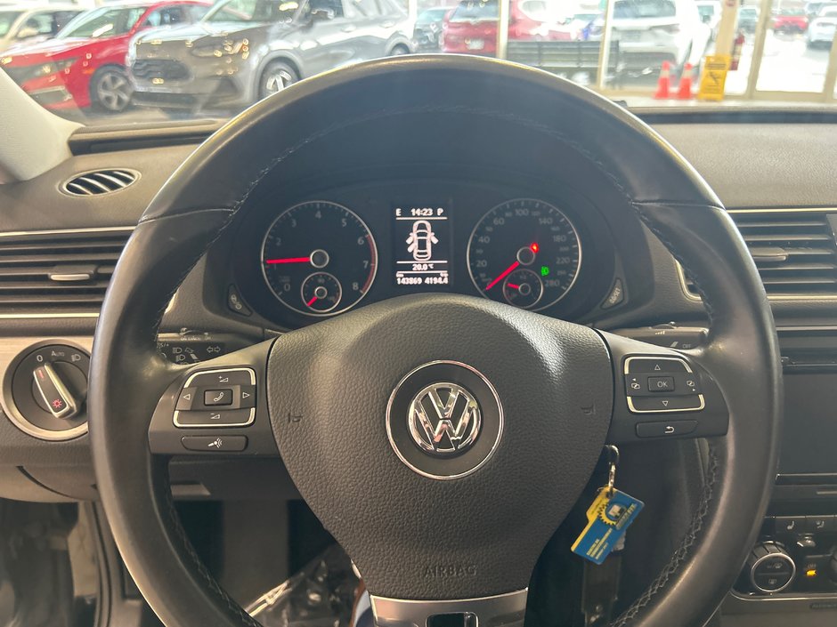 Volkswagen Passat Comfortline 2015-22