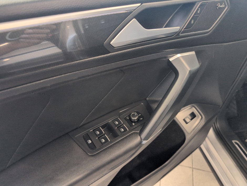 Volkswagen Tiguan Highline 2020-16