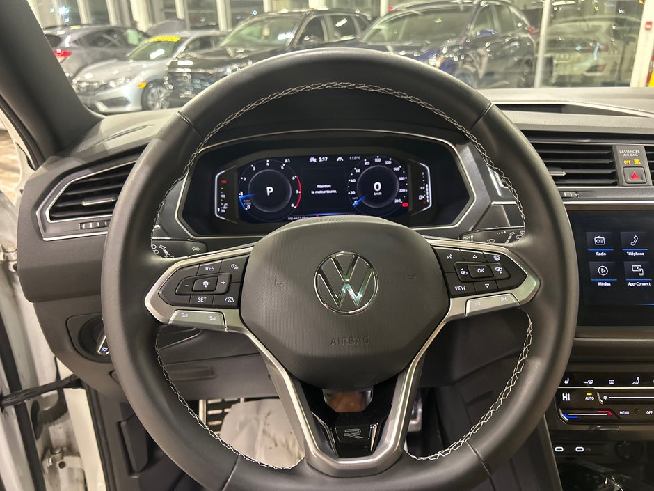 2023 Volkswagen Tiguan Comfortline R-Line Black Edition-36