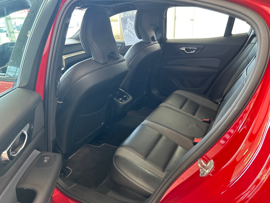 Volvo S60 R-Design 2019-26