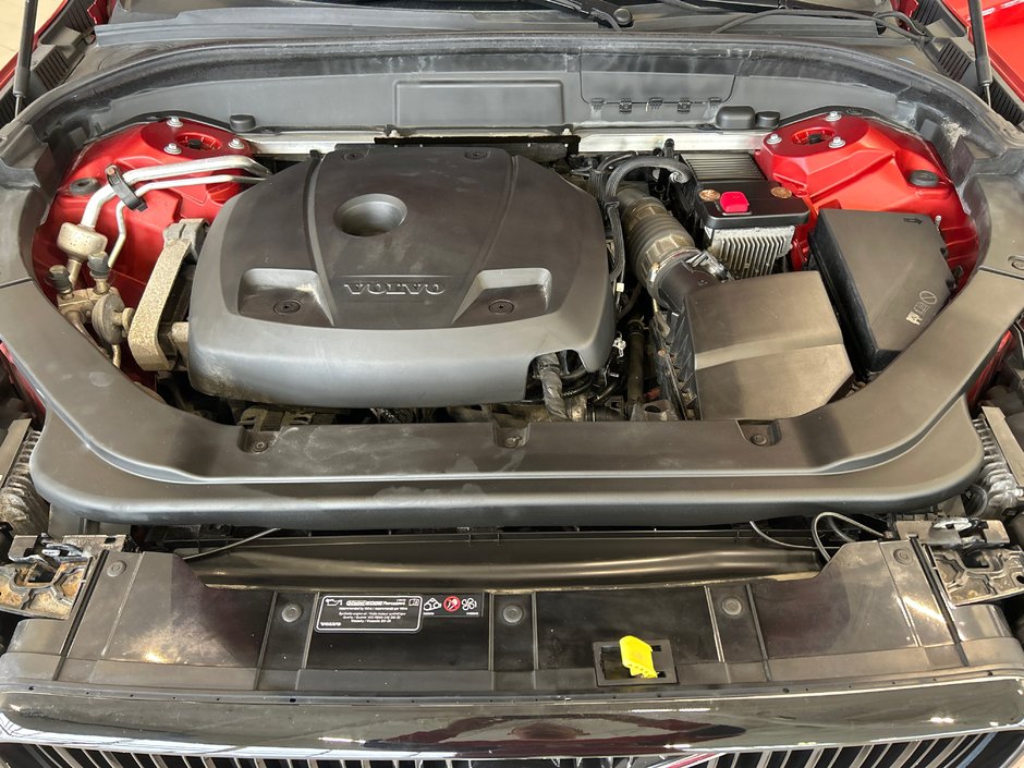 Volvo XC60 Momentum 2020-17