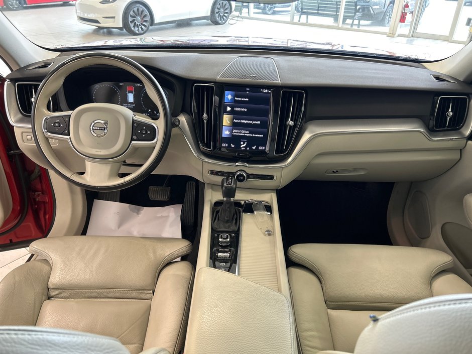 Volvo XC60 Momentum 2020-14