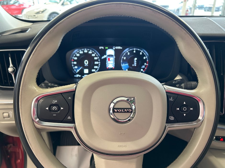 Volvo XC60 Momentum 2020-25