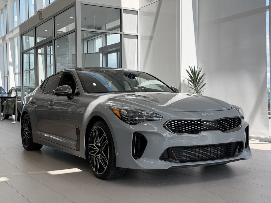 Kia Stinger GT Limited AWD | 8 PNEUS | BAS KM | DÉMARREUR | CAMÉRA 360 | NAV | TOIT | CUIR | CARPLAY +++ 2023 à Laval, Québec