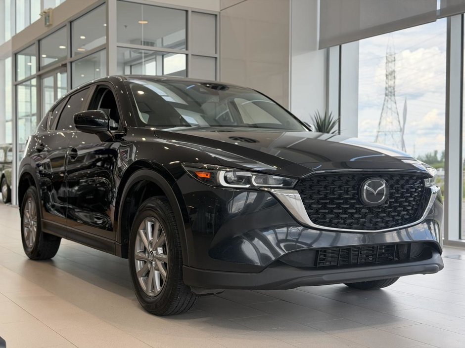 2023 Mazda CX-5 GS AWD | 8 PNEUS | CUIR | CAMÉRA | CARPLAY +++ in Laval, Quebec