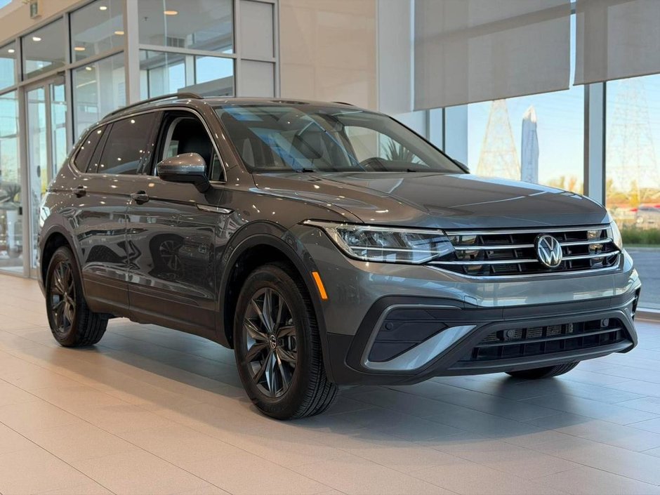 Volkswagen Tiguan Comfortline 4MOTION | 7 PASSAGERS | DÉMARREUR | TOIT PANO | CUIR | CARPLAY | CAMÉRA +++ 2024 à Laval, Québec