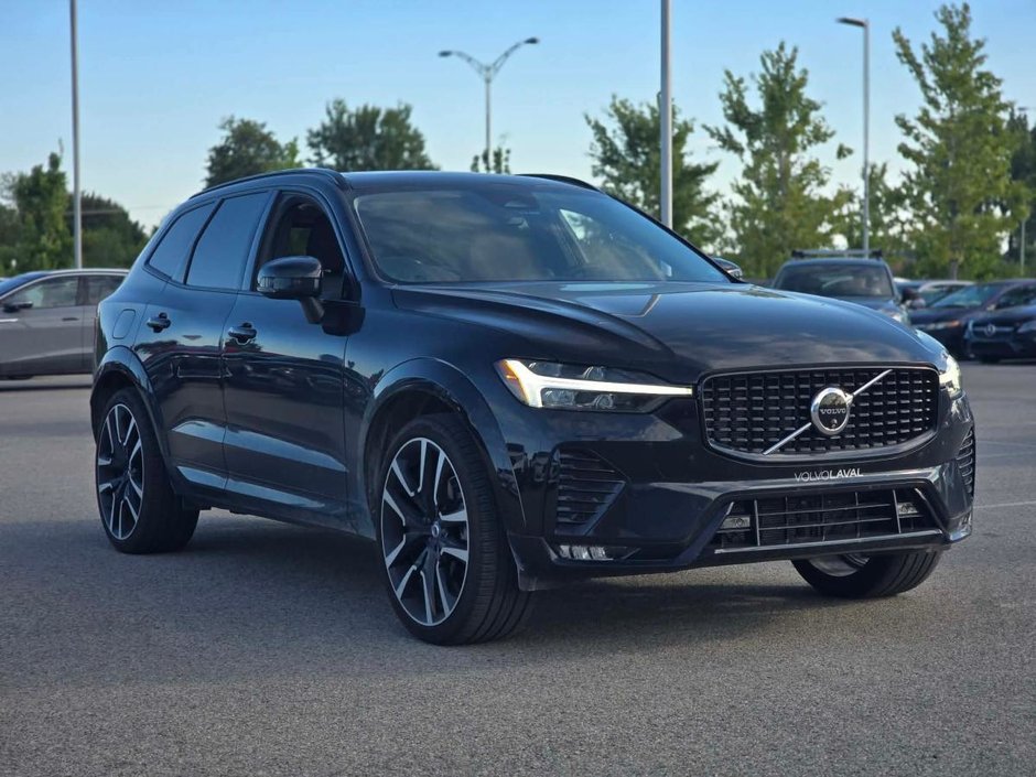 2024 Volvo XC60 B5 Ultimate Dark Theme AWD | CUIR | NAV | TOIT PANO | CAMÉRA 360 | BOWERS & WILKINS | CARPLAY +++ in Laval, Quebec