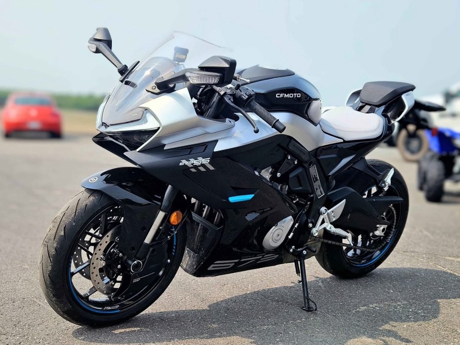 CF Moto 675SS  2025