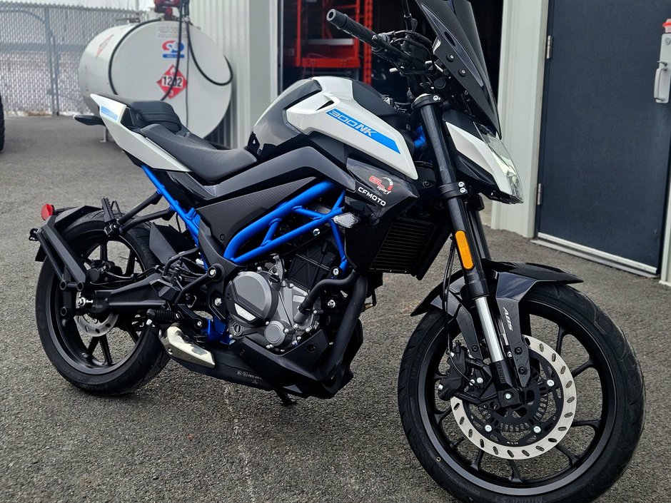 CFMOTO NK 300  2024