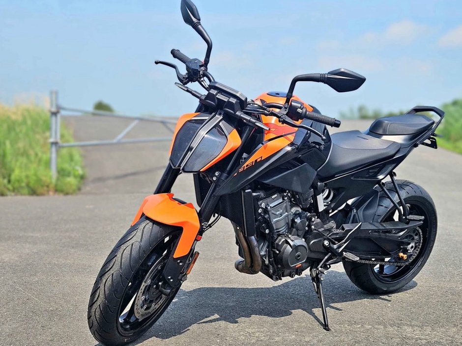 KTM DUKE  890  2022