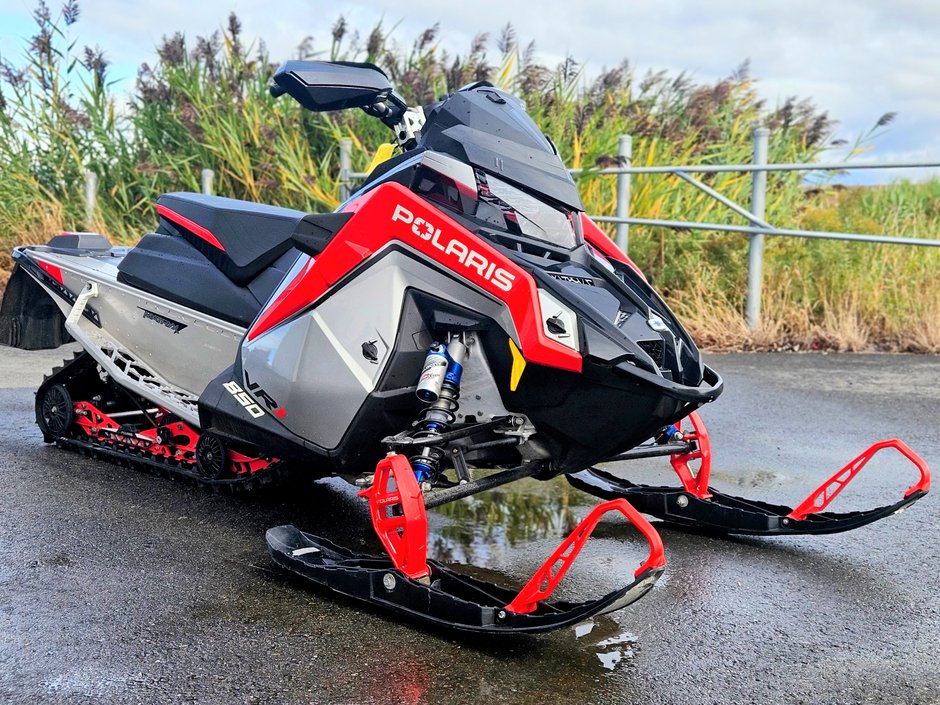 Polaris INDY VR1 850 MATRYS  2021