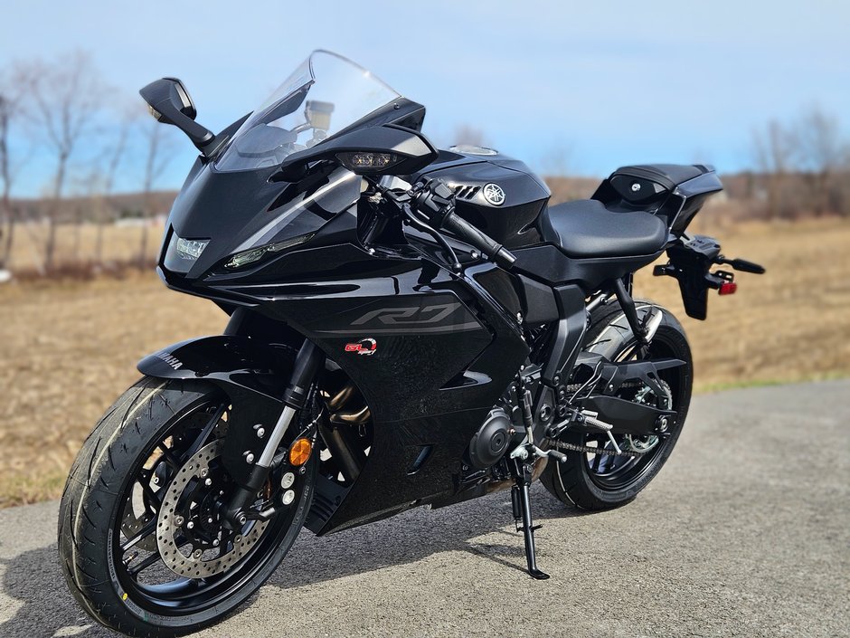 Yamaha R7  2026