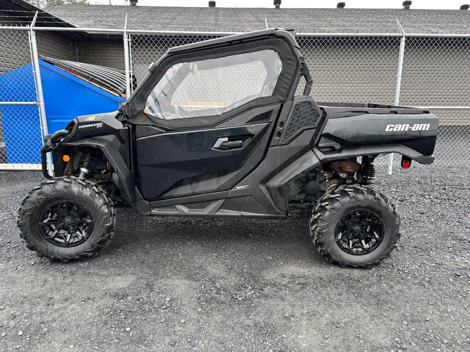 Can Am COMMANDER XT DPS 700 CANVAS CAB HEATER WINDSHIELD WIPER LED SPOTLIGHTS ONLY 1957 KM !!!! 2023