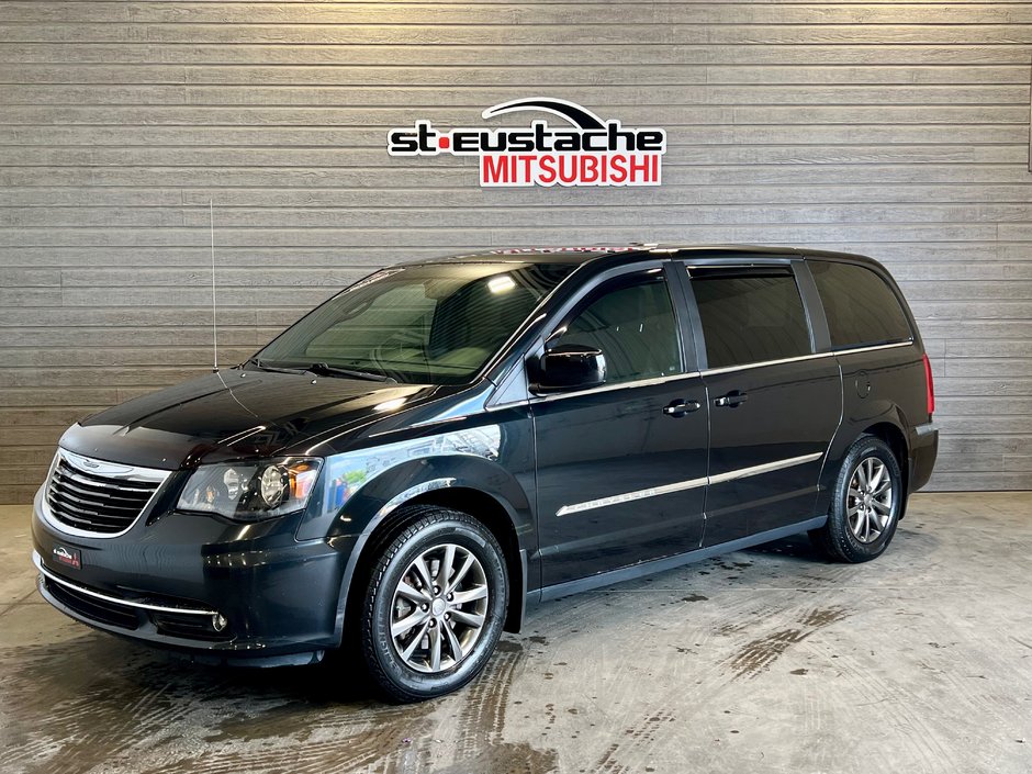 2016 Chrysler Town & Country S**STOW & GO**7 PASSAGERS**CAMERA RECUL**BLUETOOTH**CRUISE in Saint-Eustache, Quebec - w940px