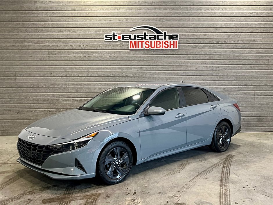 Hyundai Elantra PREFERRED**CARPLAY**BANCS & VOLANT CHAUFFANT**MAGS 2021 à Saint-Eustache, Québec - w940px