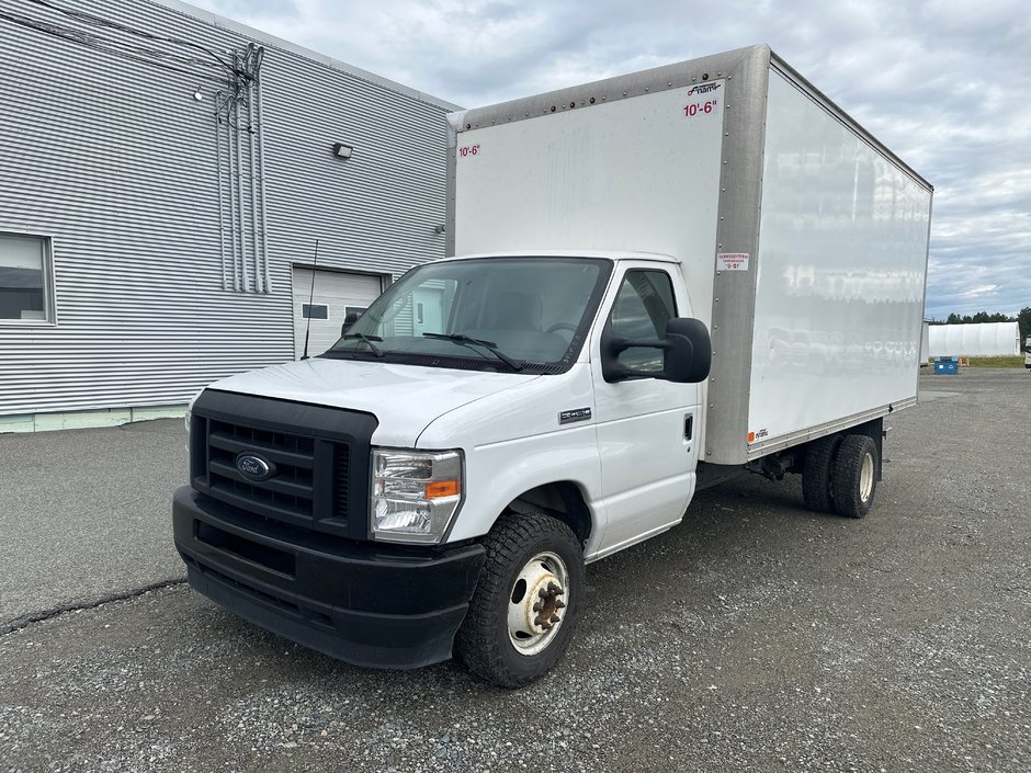 Ford E-Series Cutaway Cube 16 pieds 2023 à Amos, Québec