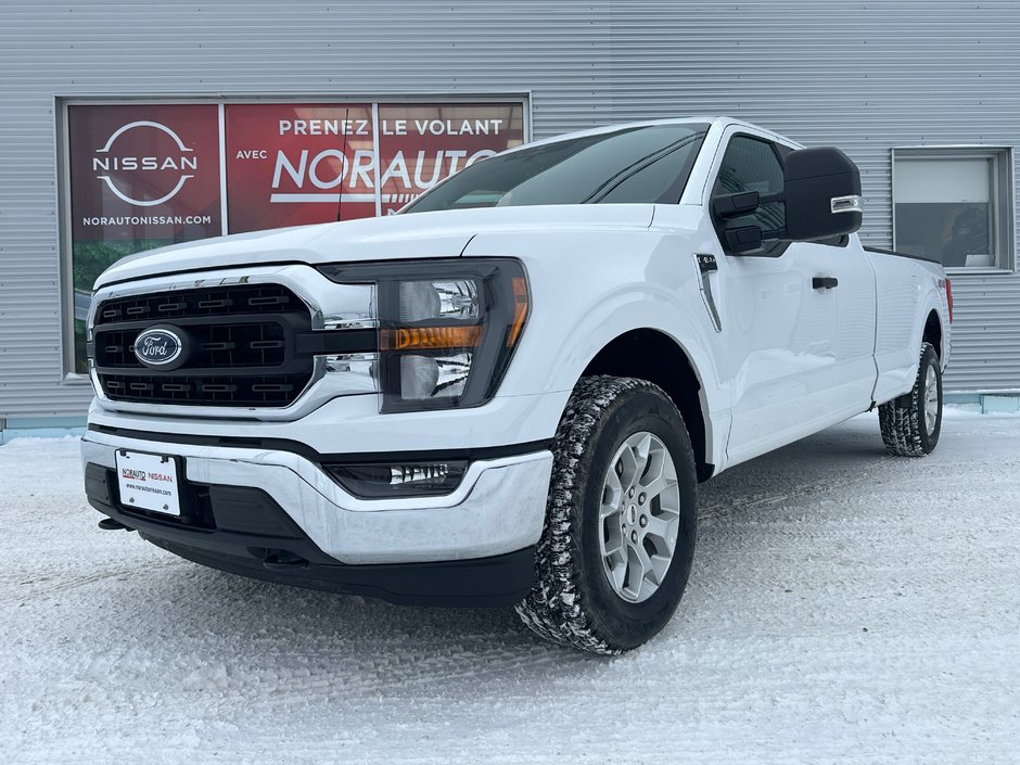 Ford F-150 XLT 5.0L 2023 à Amos, Québec