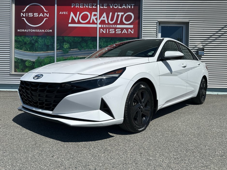 2022 Hyundai Elantra Preferred in Amos, Quebec